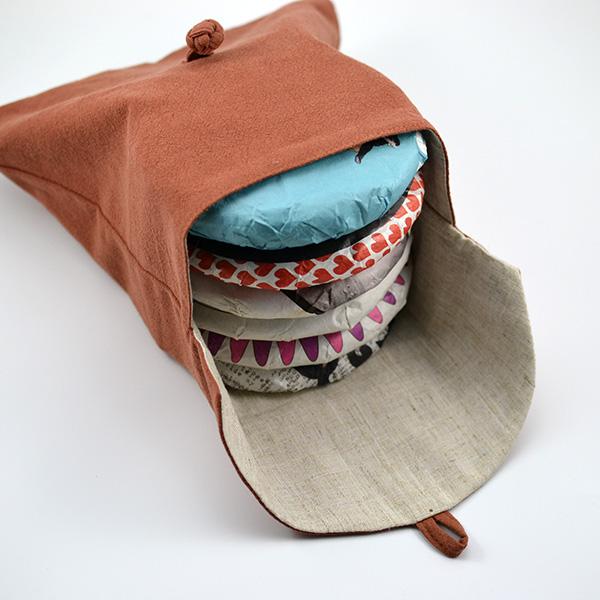 https://teaware.house/cdn/shop/products/large-cloth-bags-3.jpg?v=1595139170